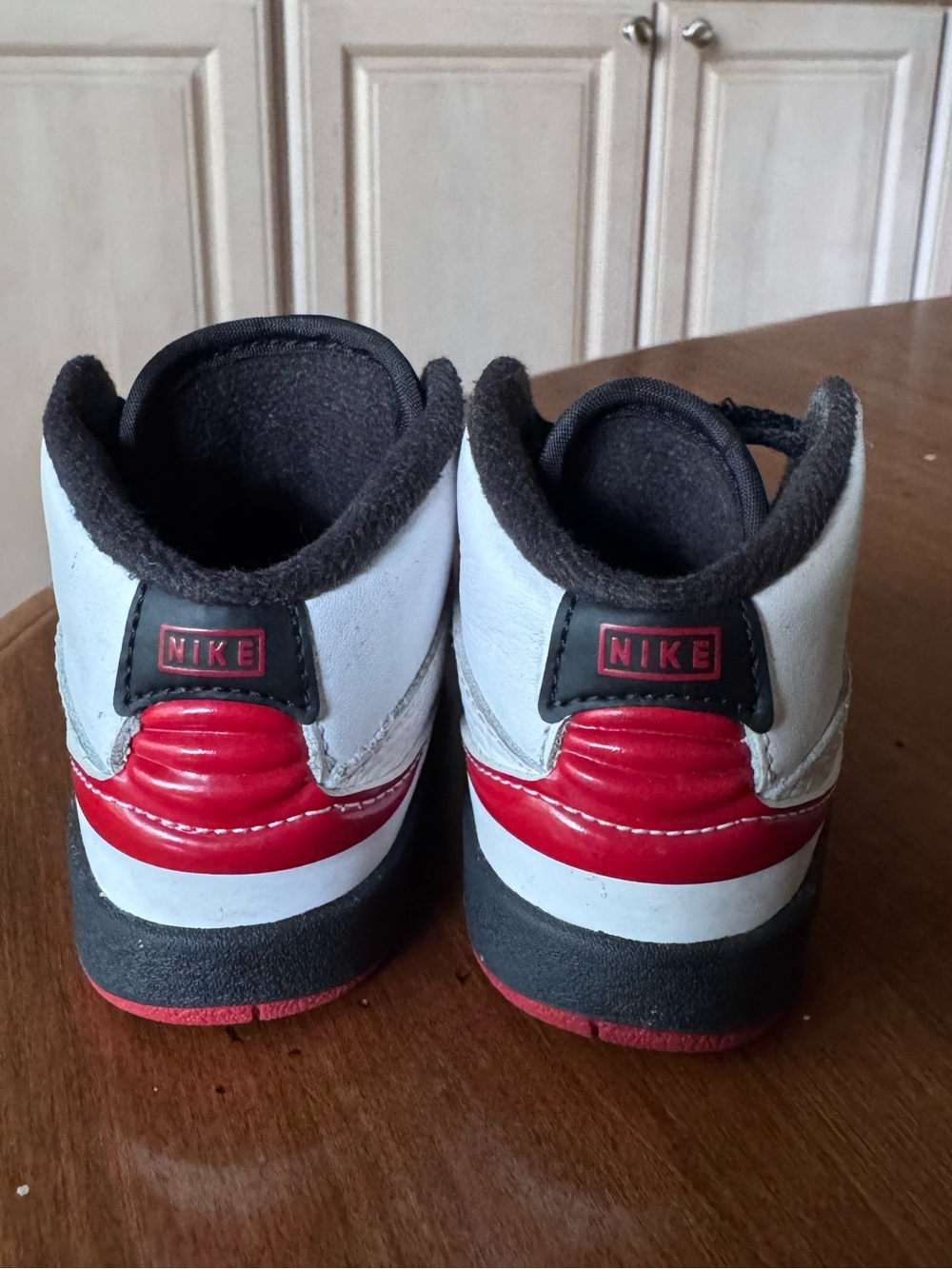 Jordan Air Jordan 2 TD Unisex Kids Mid-Top White/Black/Red US 5C - Picture 3 of 7